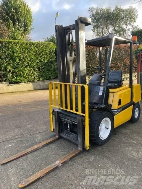 Yale GDP30TF Diesel trucks