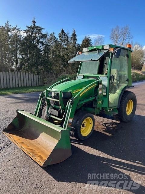 John Deere 2720 Compact tractors