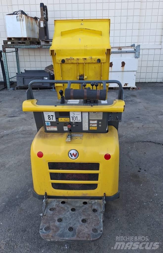 Wacker Neuson DT 08 Tracked dumpers