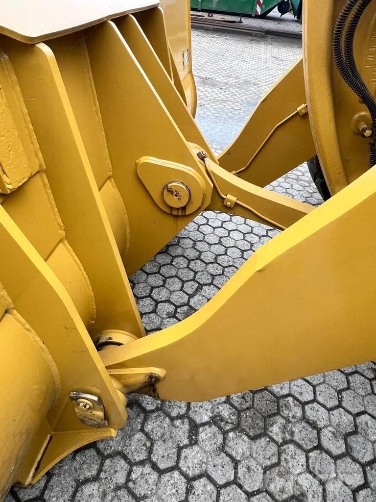 CAT 966M Wheel loaders