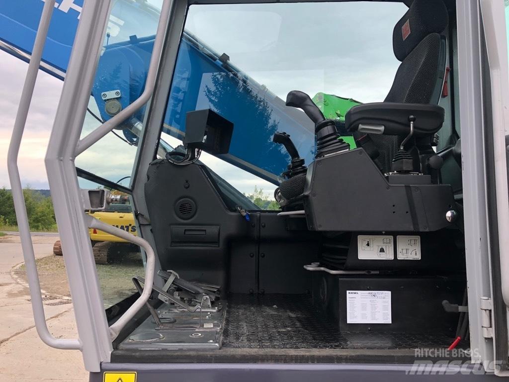 Fuchs MHL320 Waste / industry handlers