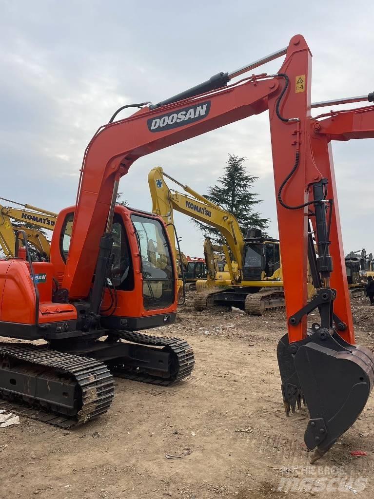 Doosan DX80 Midi excavators  7t - 12t