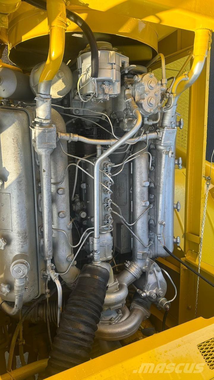 Kirovets K700A V8 Tractors