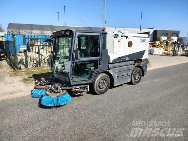 Schmidt Swingo 200 Sweeper trucks