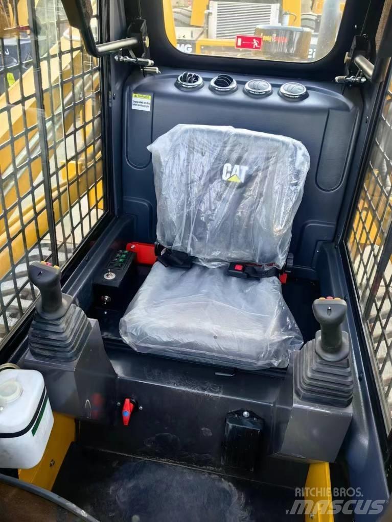 CAT 277 D Skid steer loaders