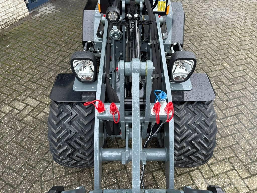 Giant G1500L Xtra Mini loaders