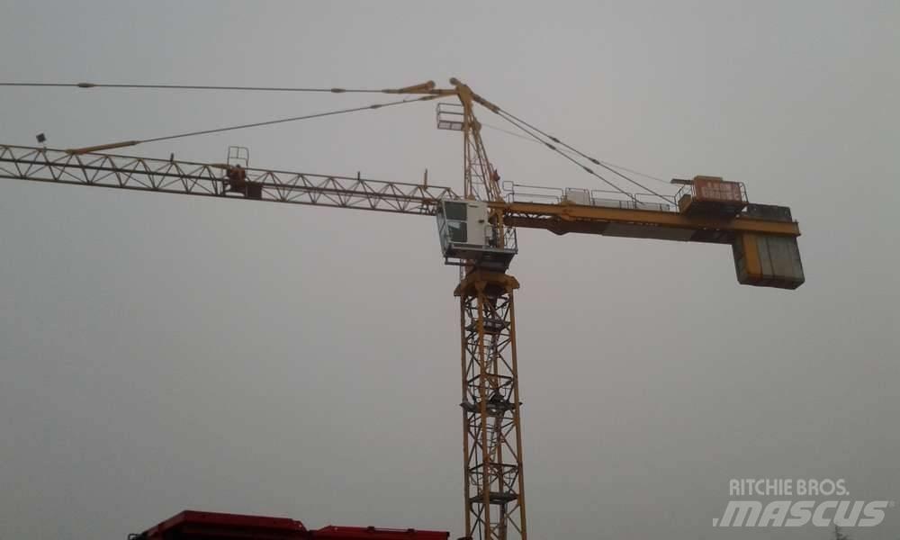 Potain MD 235 J12 Tower cranes