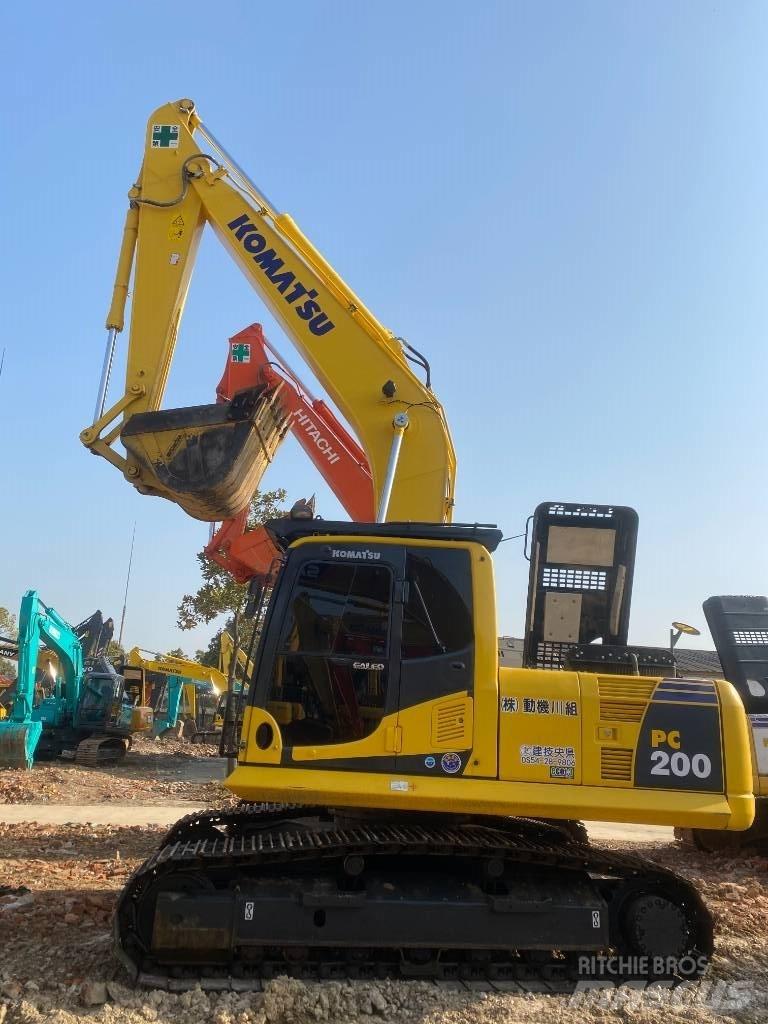 Komatsu PC 200-8 Crawler excavators