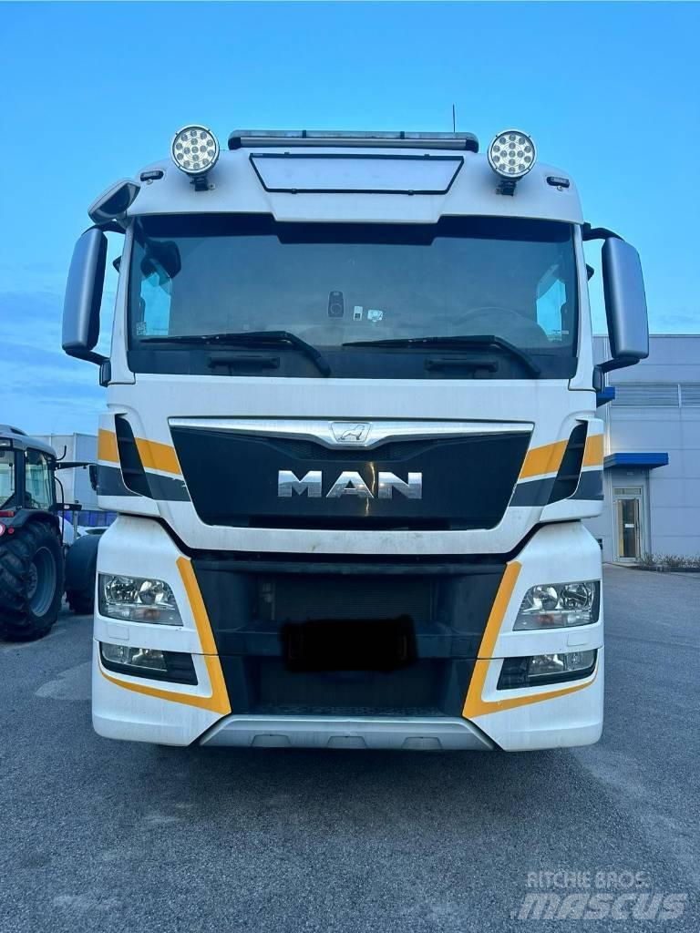 MAN TGX 26.560 Tipper trucks