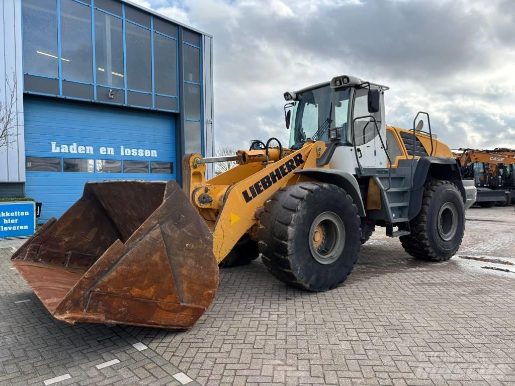 Liebherr L 566 Wheel loaders