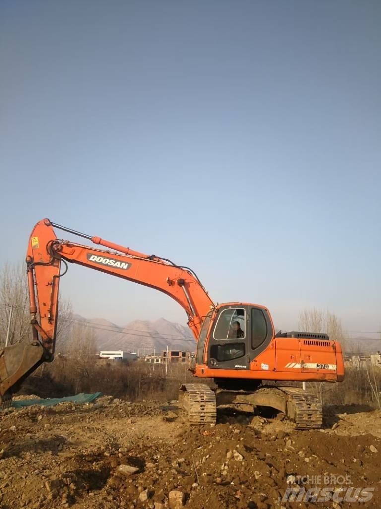 Doosan DX 225 Crawler excavators
