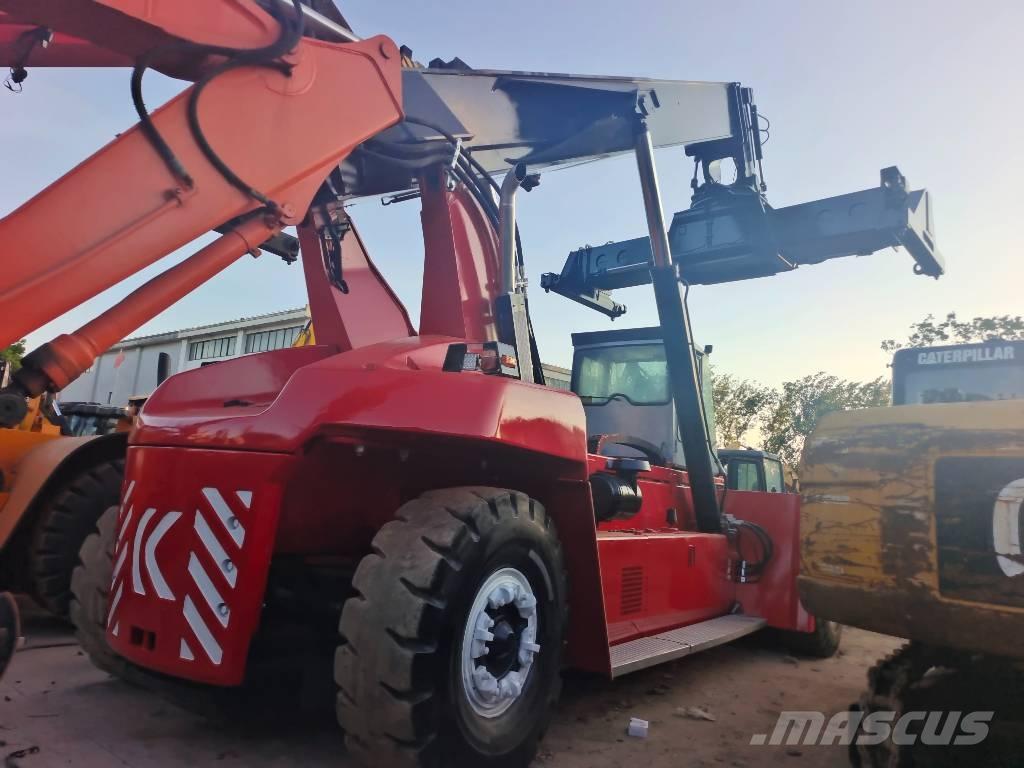 Kalmar DRF 450 Reachstackers
