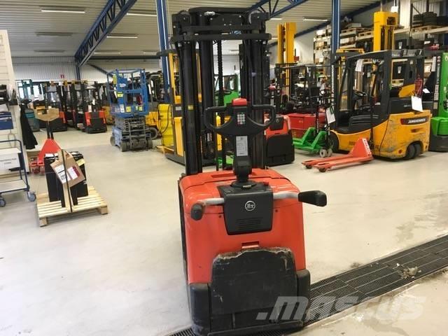 BT SPE 160 L Pedestrian stacker