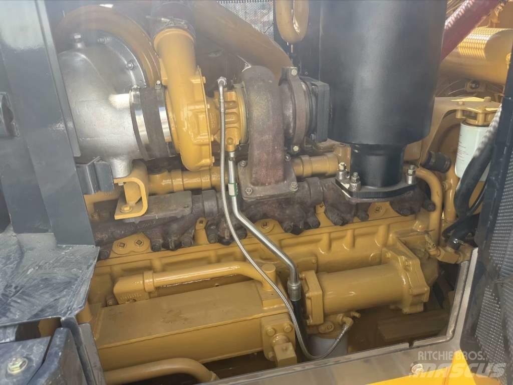 Shantui SD 22 Crawler dozers