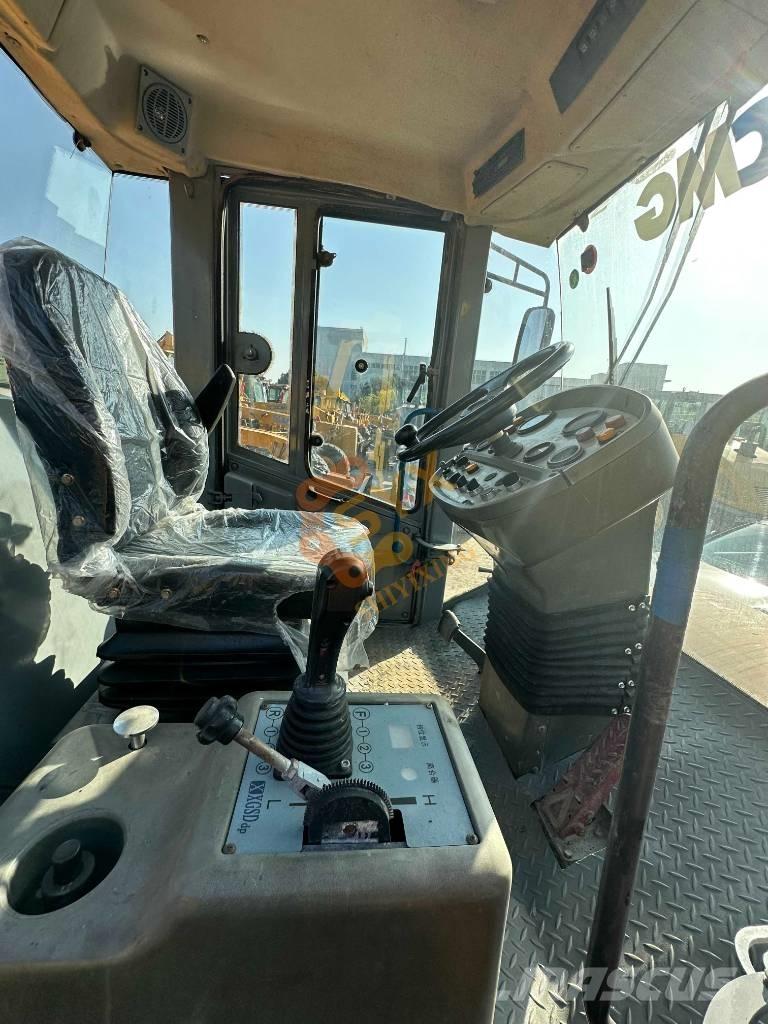 XCMG XS 203 J Single drum rollers