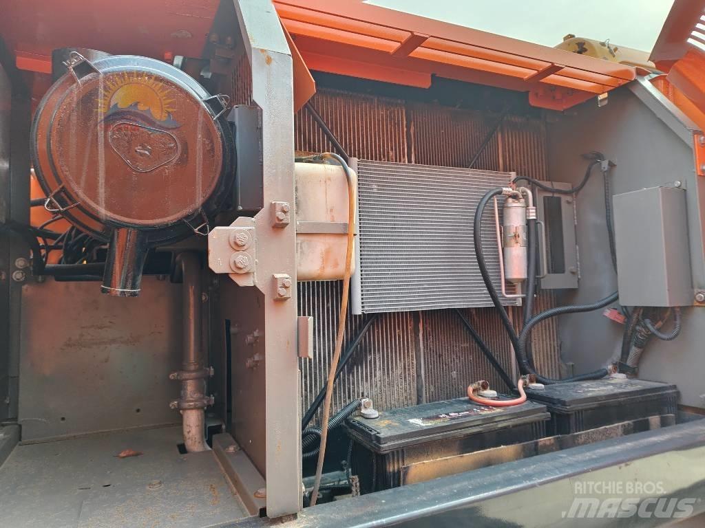 Hitachi ZX 210 Crawler excavators