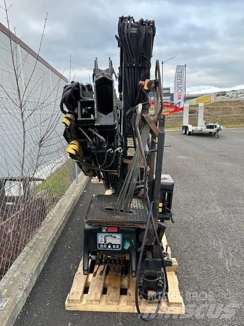 Hiab 122 B-3 CL Loader cranes