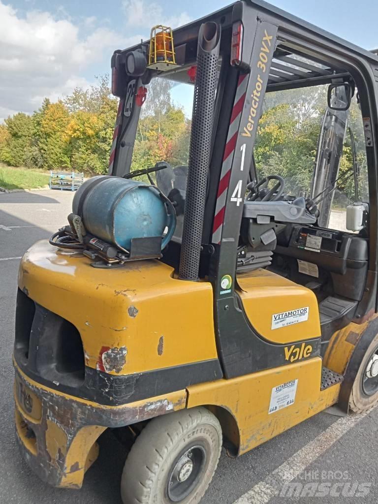 Yale GLP30 LPG trucks