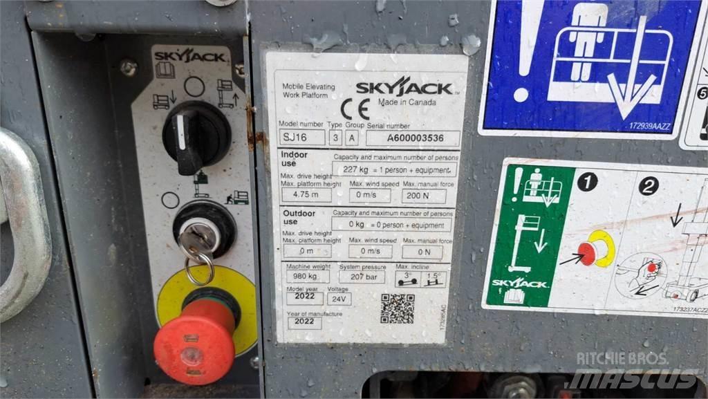 SkyJack SJ16 Other lifts and platforms