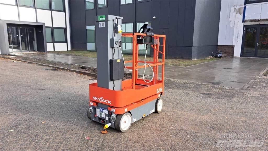 SkyJack SJ16 Other lifts and platforms