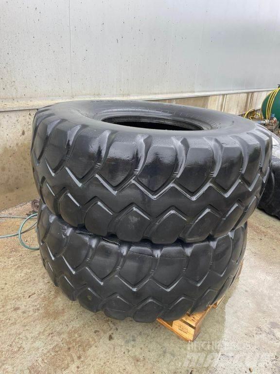  Diversen banden Tyres, wheels and rims