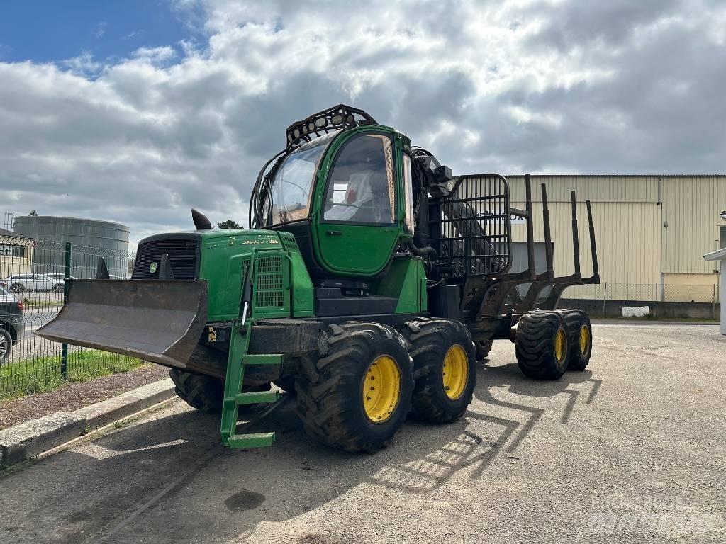 John Deere 1010E Forwarders