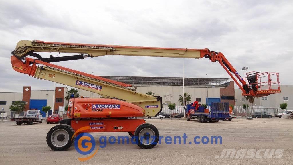 JLG 1250AJP Articulated boom lifts