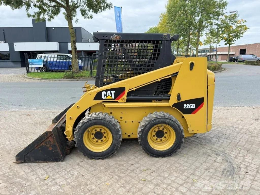 CAT 216B Skid steer loaders