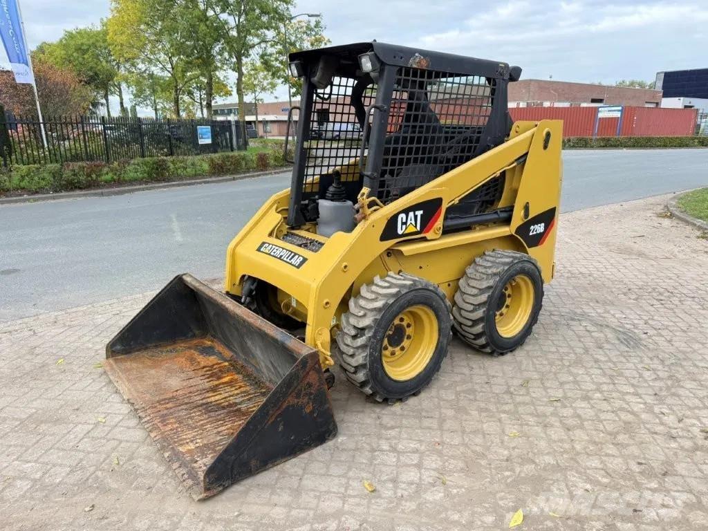 CAT 216B Skid steer loaders