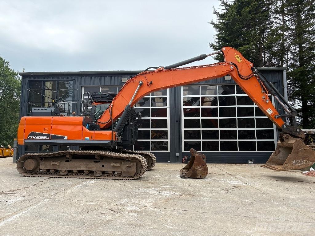 Doosan DX 225 LC-5 Crawler excavators
