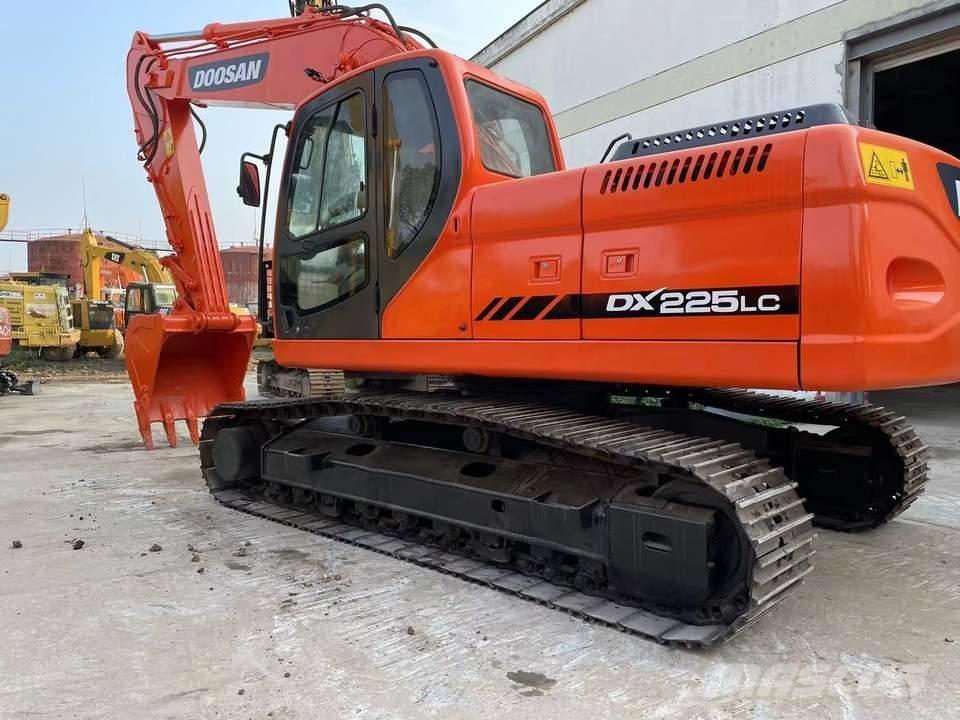 Doosan dx225 Crawler excavators