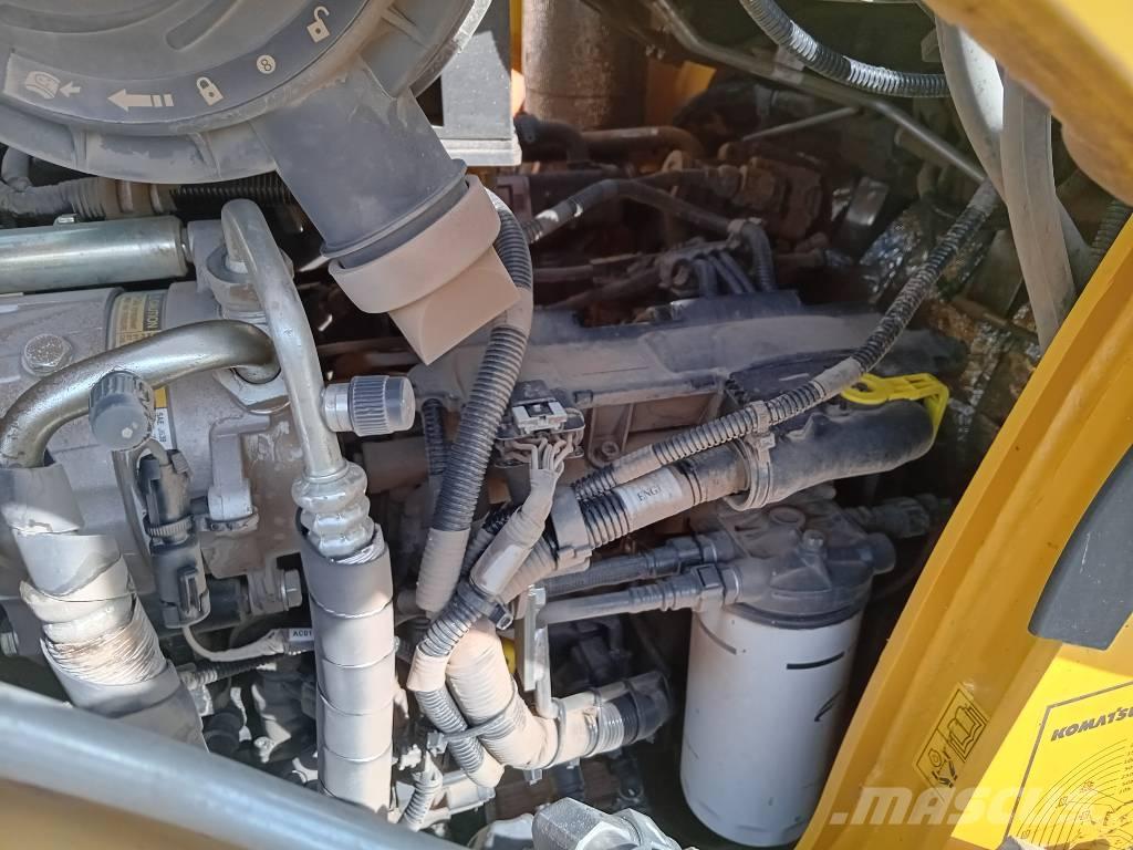 Komatsu WB 97 S-8 Backhoe loaders