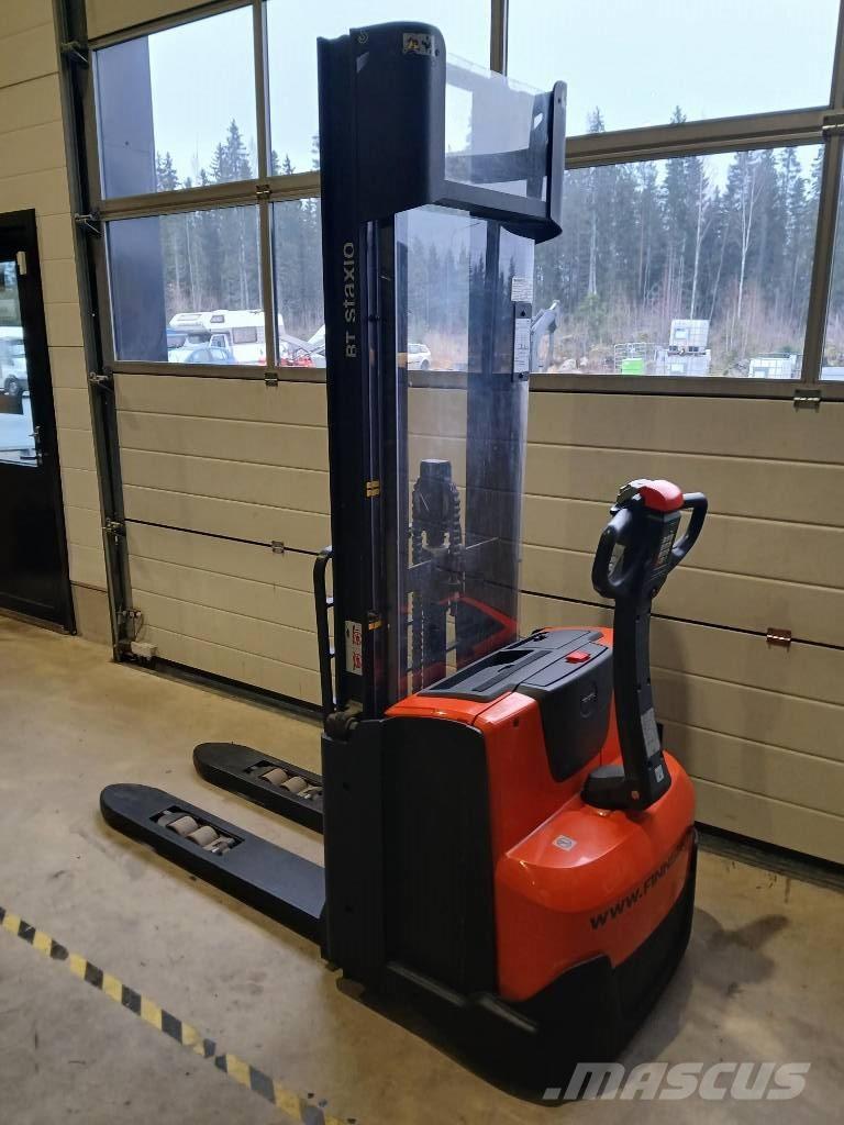 Toyota SWE 120 L Pedestrian stacker