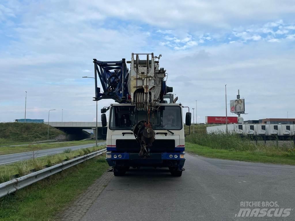 Grove GMK4075 All terrain cranes