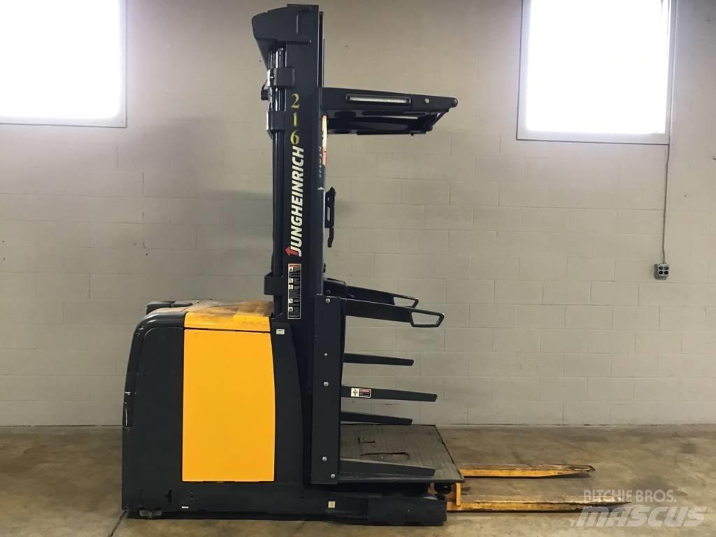 Jungheinrich EKS208 Medium lift order picker