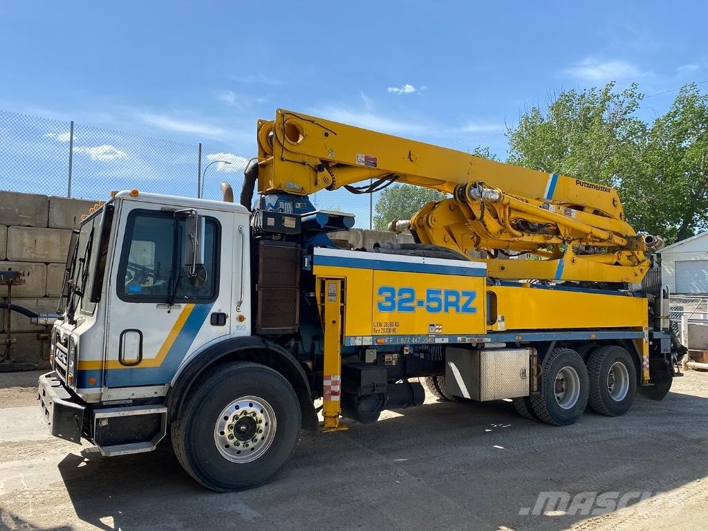 Putzmeister (#190) 31M Concrete pump trucks