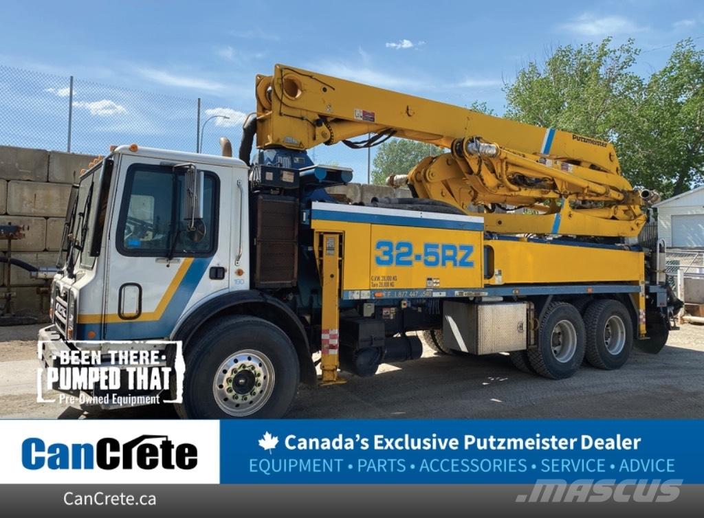Putzmeister (#190) 31M Concrete pump trucks