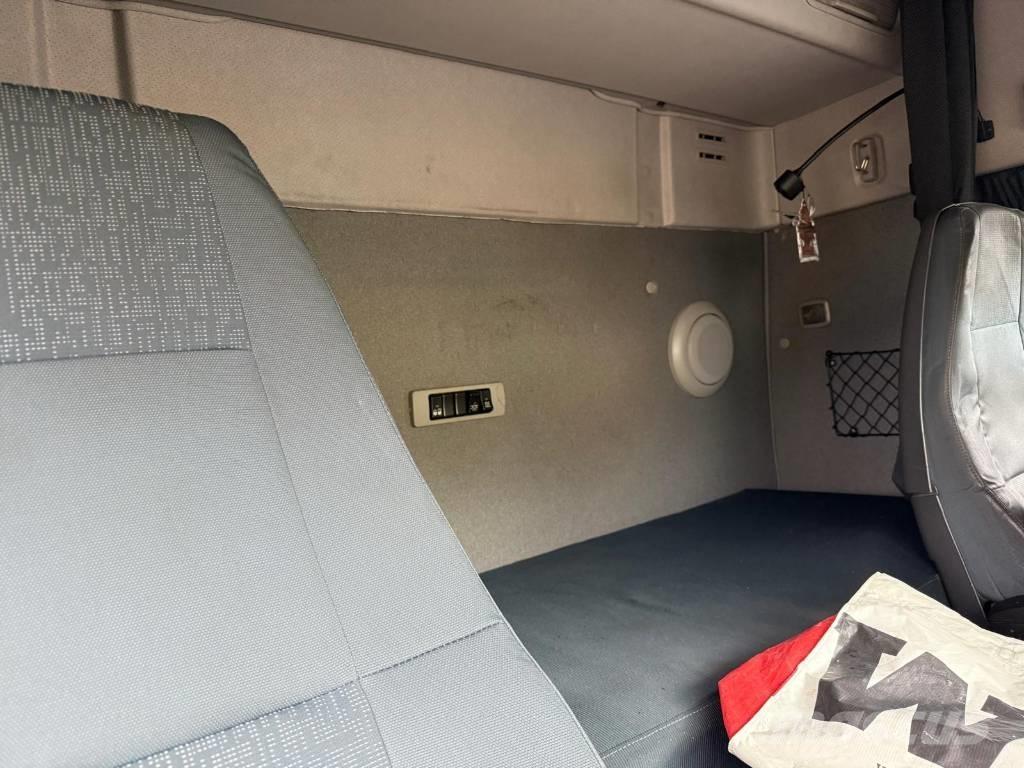Volvo FM 420 Temperature controlled trucks