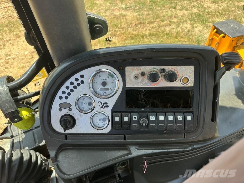 JCB 3 CX Backhoe loaders