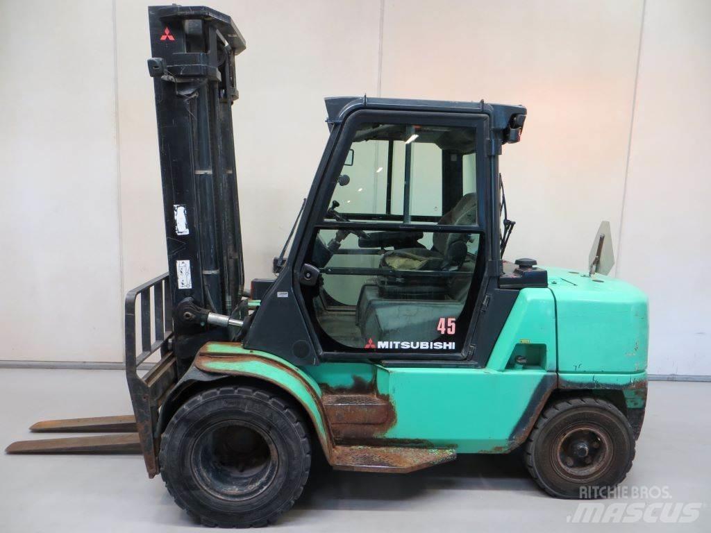 Mitsubishi FD45K Diesel trucks
