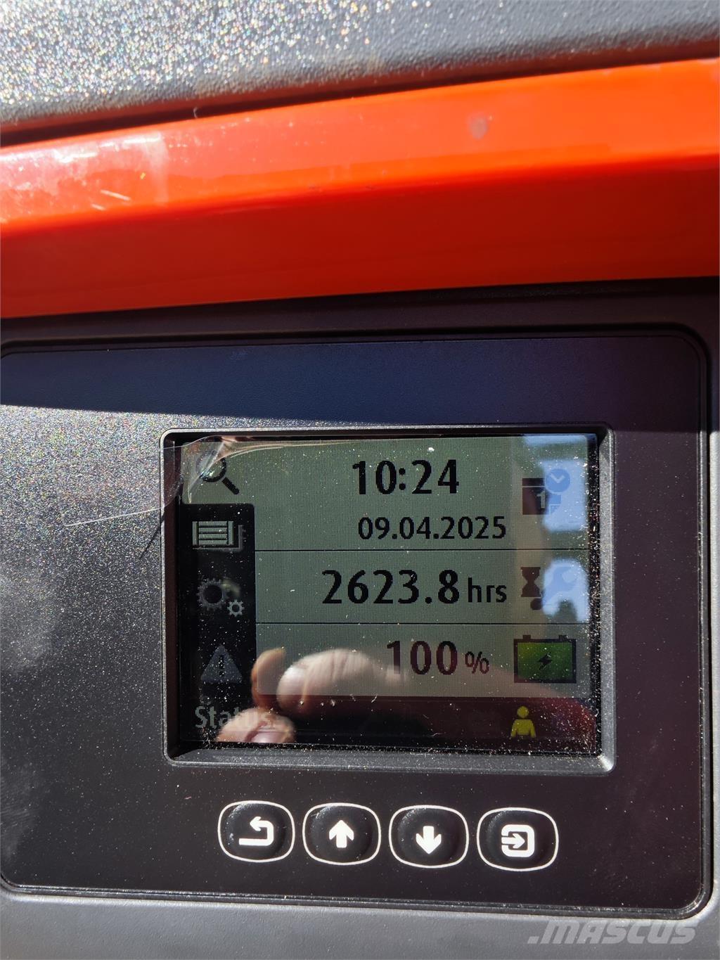 Linde L16 Self propelled stackers