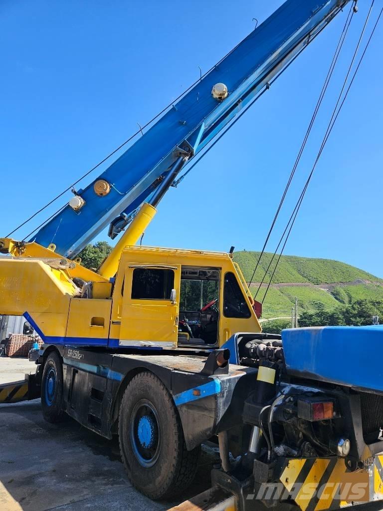 Kato KR 25 H V-2 Rough terrain cranes