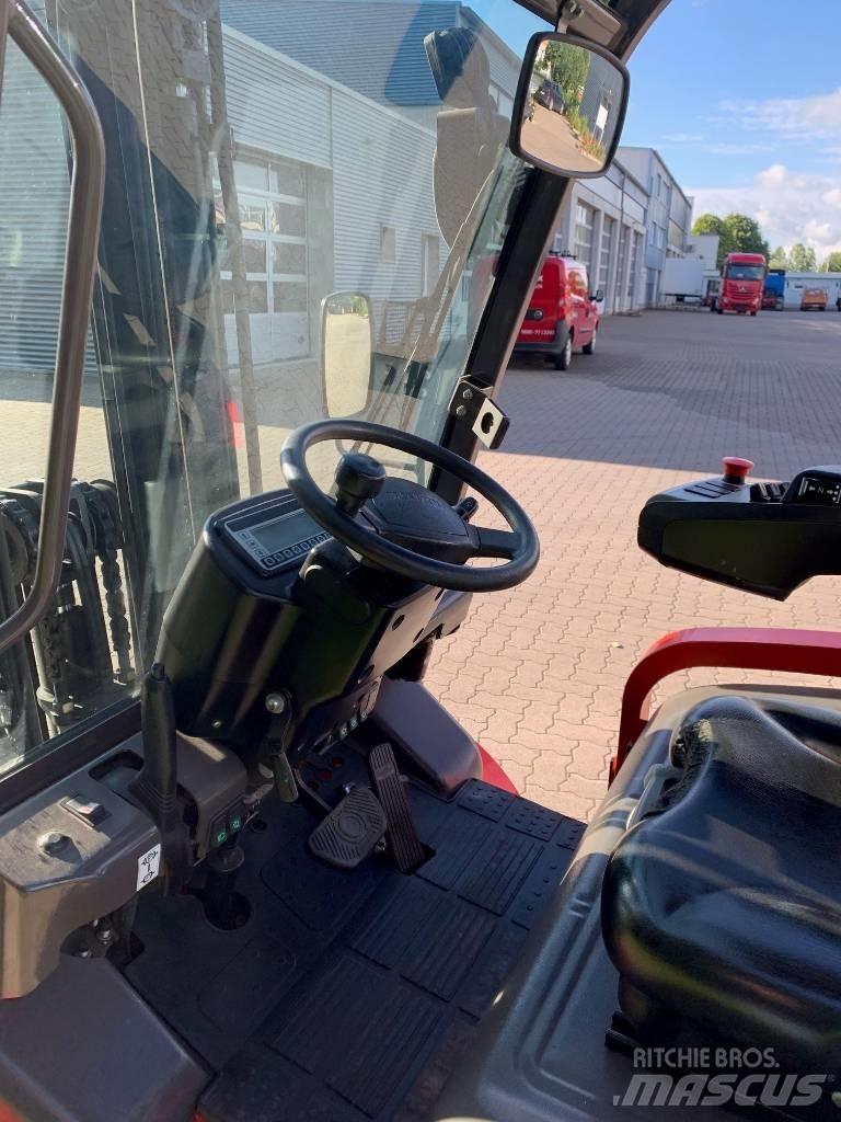 Manitou ME425C Electric forklift trucks