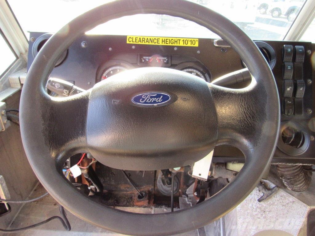 Ford E-450 Box body trucks