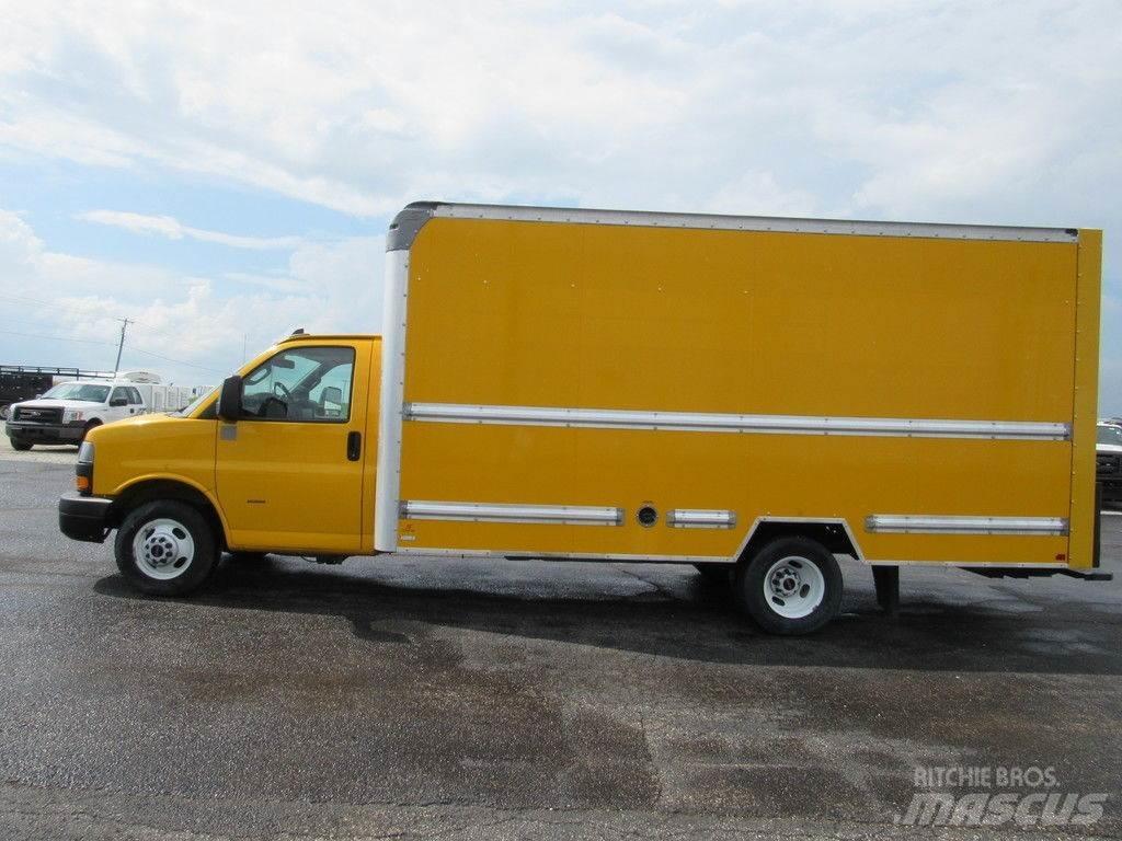 GMC Savana 3500 Box body trucks