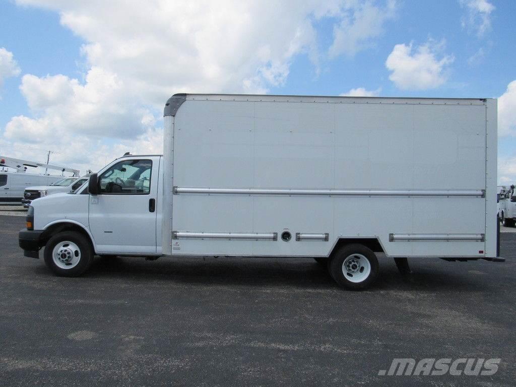 GMC Savana 3500 Box body trucks