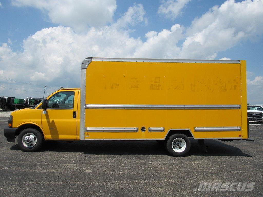 GMC Savana 3500 Box body trucks