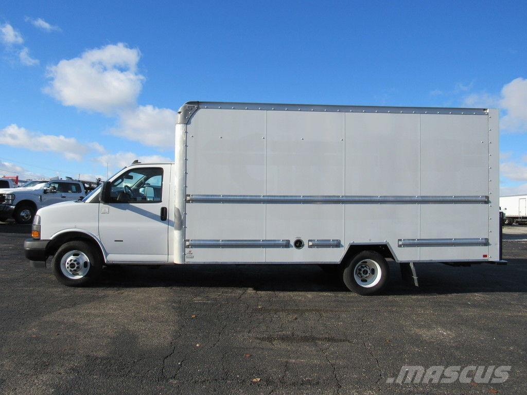 GMC Savana 3500 Box body trucks