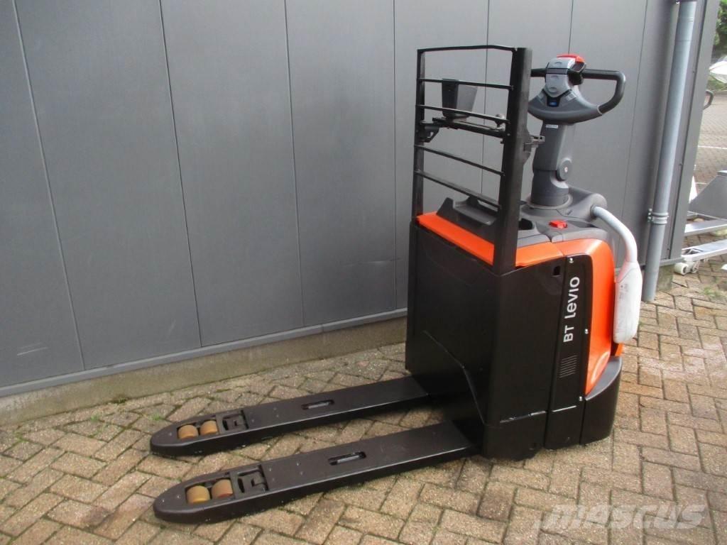Toyota LPE 200 Low lifter with platform