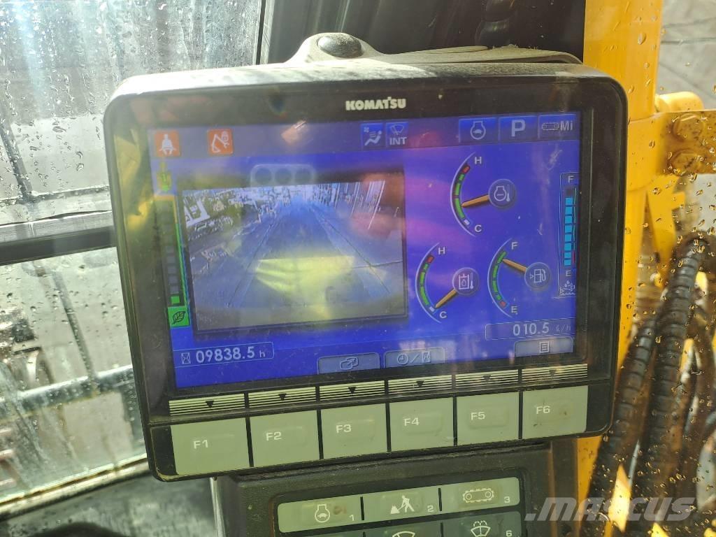 Komatsu PC490LC-11 Crawler excavators